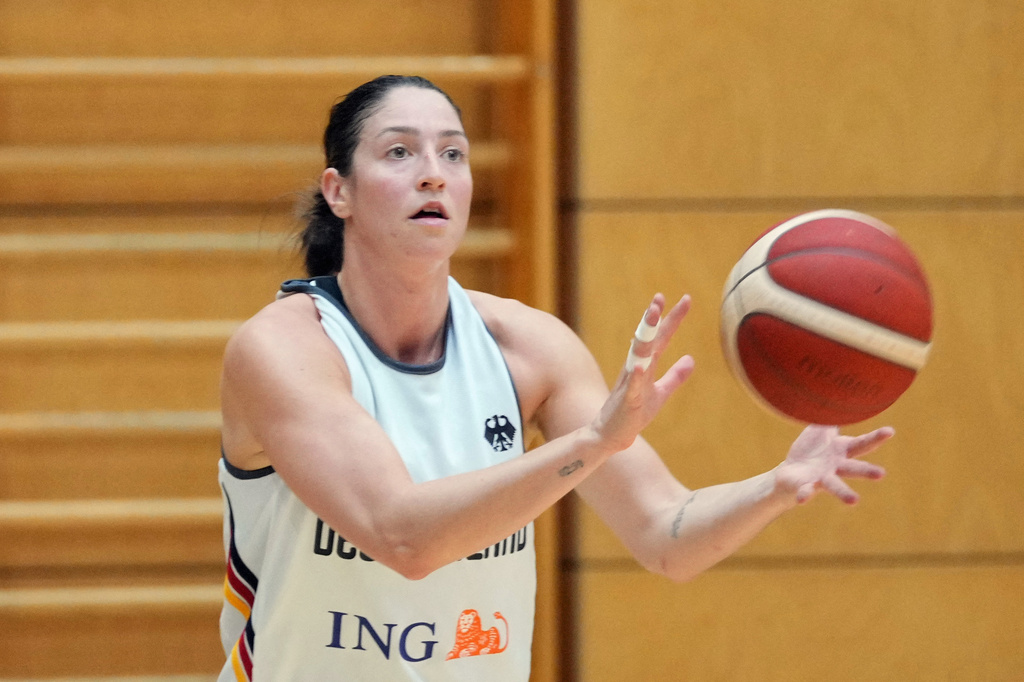 Patricia Brossmann in action during a training session of team Germany in Berlin, Germany, Tuesday, Sept. 1, 2026, ahed of the The FIBA Women's Basketball World Cup. (Soeren Stache/dpa via AP)