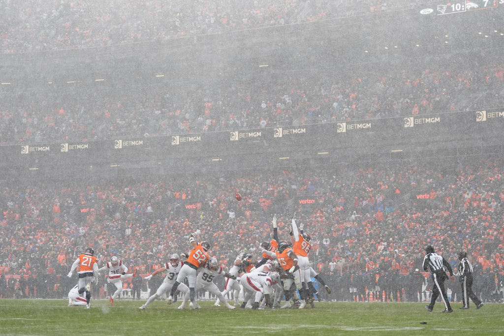 New England Patriots kicker Andy Borregales (36) misses a field goal against the Denver Broncos during the second half of the AFC Championship NFL football game, Sunday, Jan. 25, 2026, in Denver. (AP Photo/Ashley Landis)