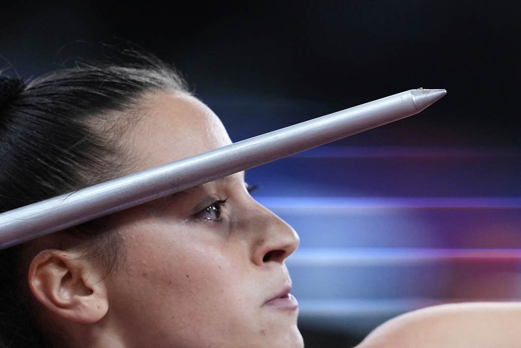 Serbia's Adriana Vilagos makes an attempt in the women's javelin throw qualification at the World Athletics Championships in Tokyo, Friday, Sept. 19, 2025. (AP Photo/Matthias Schrader)