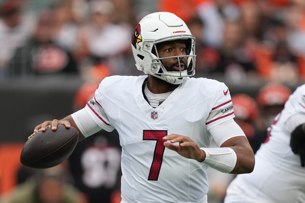 Arizona Cardinals quarterback Jacoby Brissett looks to throw during the first half of an NFL football game against the Cincinnati Bengals, Sunday, Dec. 28, 2025, in Cincinnati. (AP Photo/Joshua A. Bickel)
