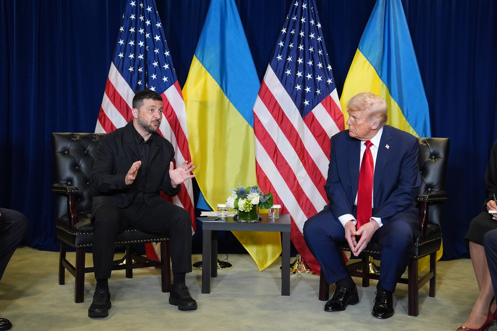 President Donald Trump meets with Ukrainian President Volodymyr Zelenskyy during the United Nations General Assembly, Tuesday, Sept. 23, 2025, in New York. (AP Photo/Evan Vucci)