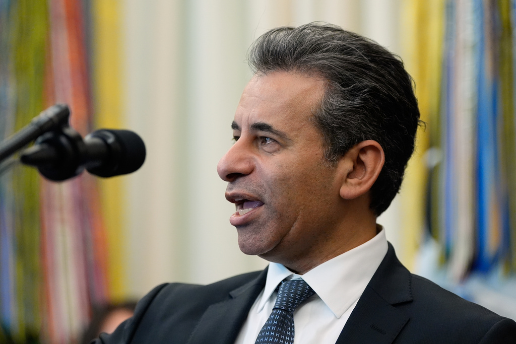 Dr. Marty Makary, commissioner of the Food and Drug Administration, speaks in the Oval Office of the White House during an event with President Donald Trump, Thursday, Oct. 16, 2025, in Washington. (AP Photo/Alex Brandon)