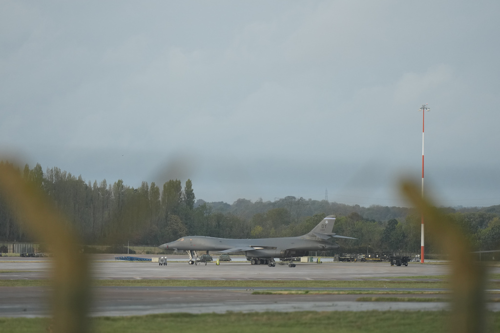 United States Airforce B1 bombers are seen at RAF Fairford, a US Airbase, after an incident in Fairford, England, Sunday, Sept. 27, 2026. (AP Photo/Alastair Grant)