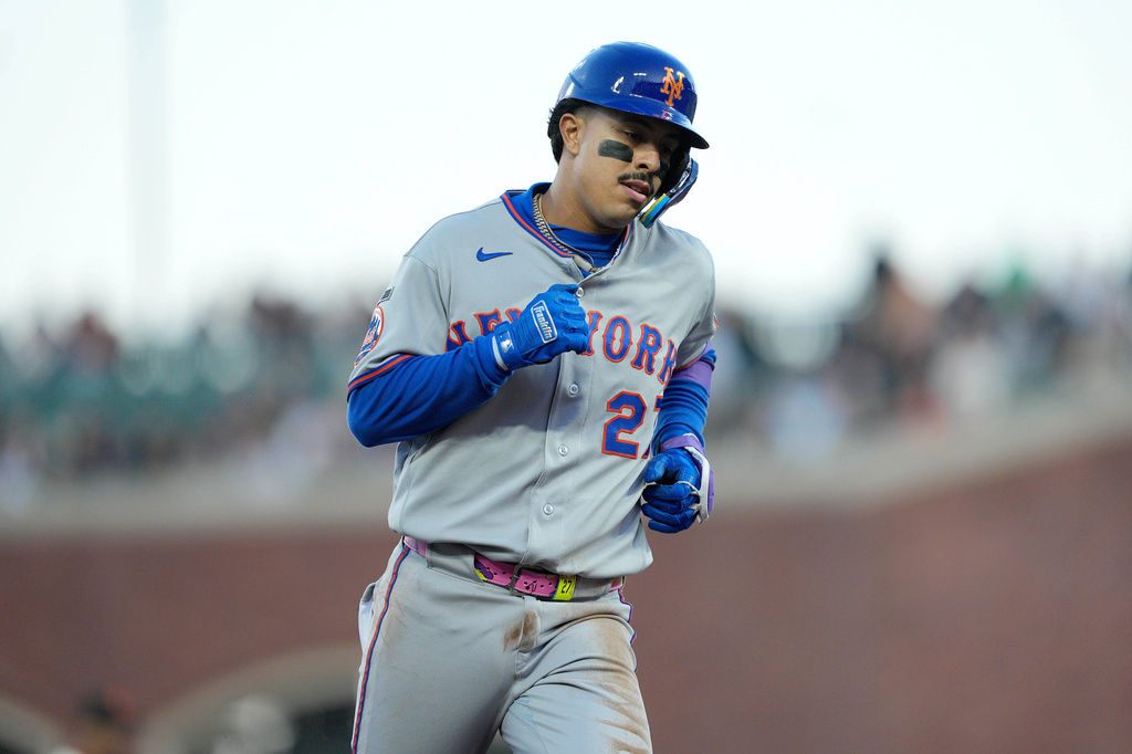 New York Mets' Mark Vientos rounds the bases after hitting a solo home run during the second inning of a baseball game against the San Francisco Giants in San Francisco, Thursday, April 2, 2026. (AP Photo/Tony Avelar)