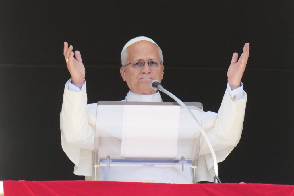 Pope Leo XIV delivers the Angelus noon prayer in St. Peter' s Square, at the Vatican, Sunday, Sept. 20, 2026. (AP Photo/Gregorio Borgia)
