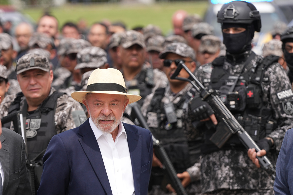 Brazilian President Luiz Inacio Lula da Silva arrives for a ceremony to announce a new security plan to combat organized crime in Rio de Janeiro, Friday, Sept. 18, 2026. (AP Photo/Silvia Izquierdo)