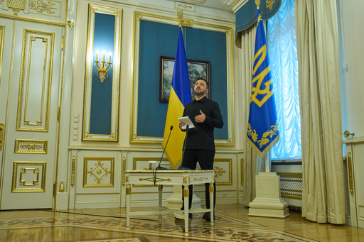 Ukrainian President Volodymyr Zelenskyy talks during his press conference in Kyiv, Ukraine, Saturday, Sept. 27, 2025. (AP Photo/Efrem Lukatsky) Ukrainian President Volodymyr Zelenskyy talks during his press conference in Kyiv, Ukraine, Saturday, Sept. 27, 2025. (AP Photo/Efrem Lukatsky)