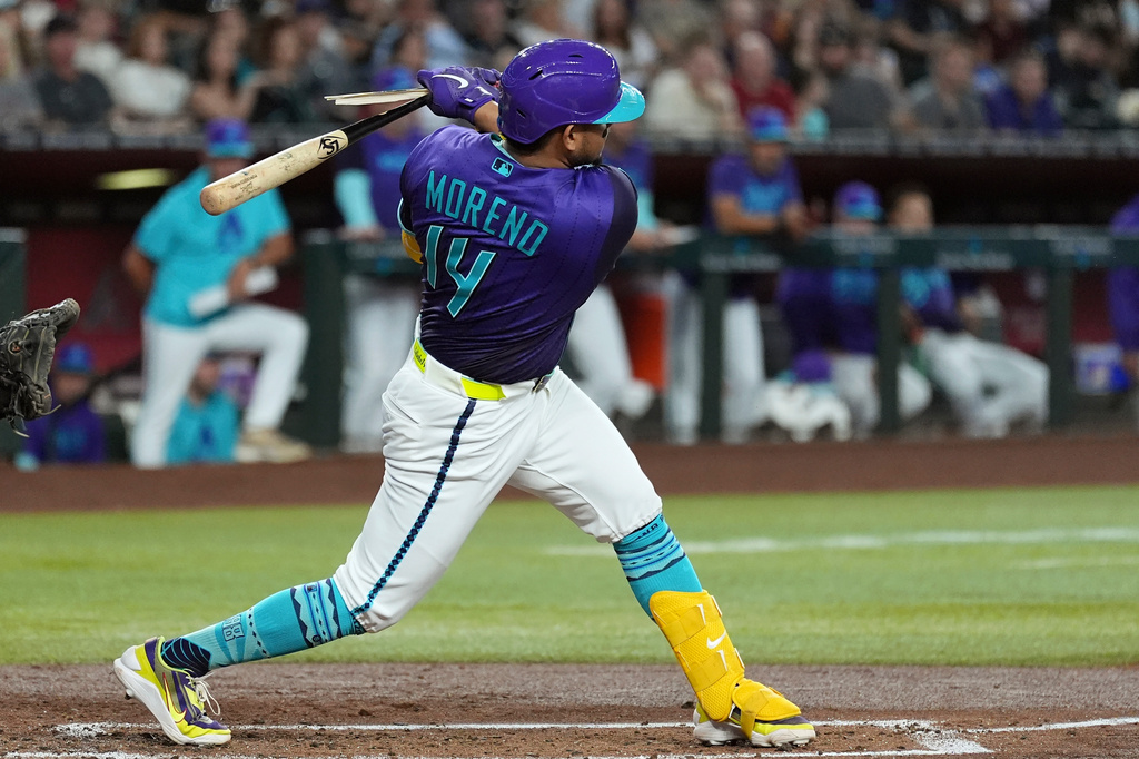 Arizona Diamondbacks' Gabriel Moreno breaks his bat on a swing during the first inning of a baseball game against the Cincinnati Reds, Sunday, Aug. 23, 2026, in Phoenix. (AP Photo/Ross D. Franklin)