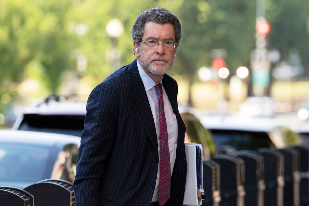 Norm Eisen, attorney of Lisa Cook, a governor on the Federal Reserve Board, arrives at the federal courthouse in Washington, Friday, Aug. 29, 2025. (AP Photo/Jose Luis Magana)