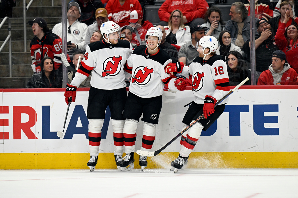 Bratt’s late winner lifts Devils past Red Wings, ending Detroit’s playoff hopes
