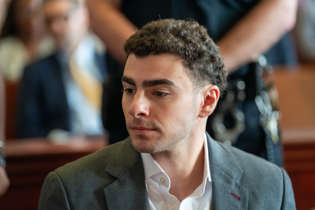 Luigi Mangione appears for a pre-trial hearing at Manhattan Criminal Court in New York, on Tuesday, Aug. 11, 2026. (Steven Hirsch/New York Post via AP, Pool)