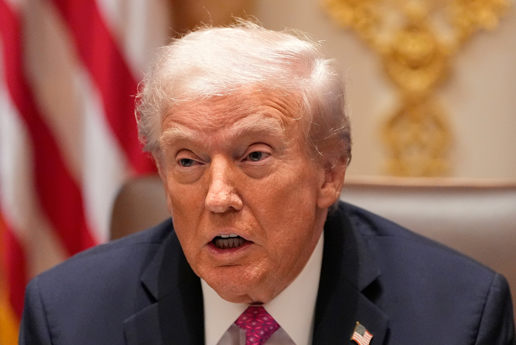 President Donald Trump speaks before a lunch with Ukraine's President Volodymyr Zelenskyy in the Cabinet Room of the White House, Friday, Oct. 17, 2025, in Washington. (AP Photo/Alex Brandon)