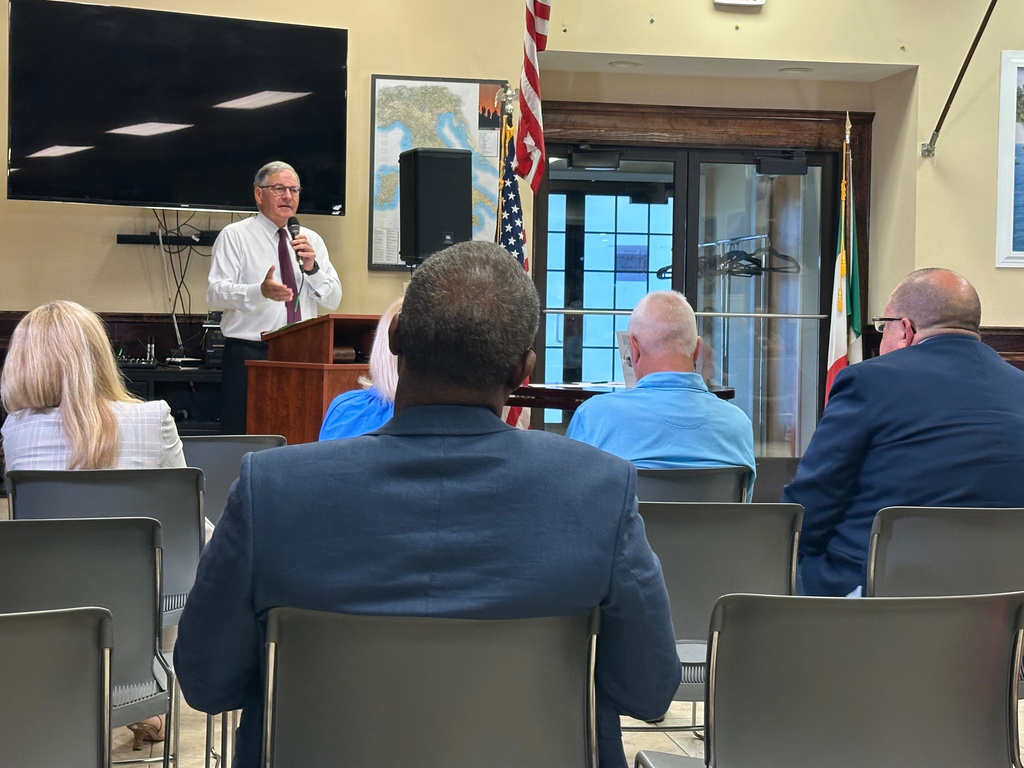 State Sen. Jon Bramnick, R-N.J., takes questions from voters during a town hall in Westfield, N.J., Wednesday, May 27, 2026. (AP Photo/Mike Catalini)