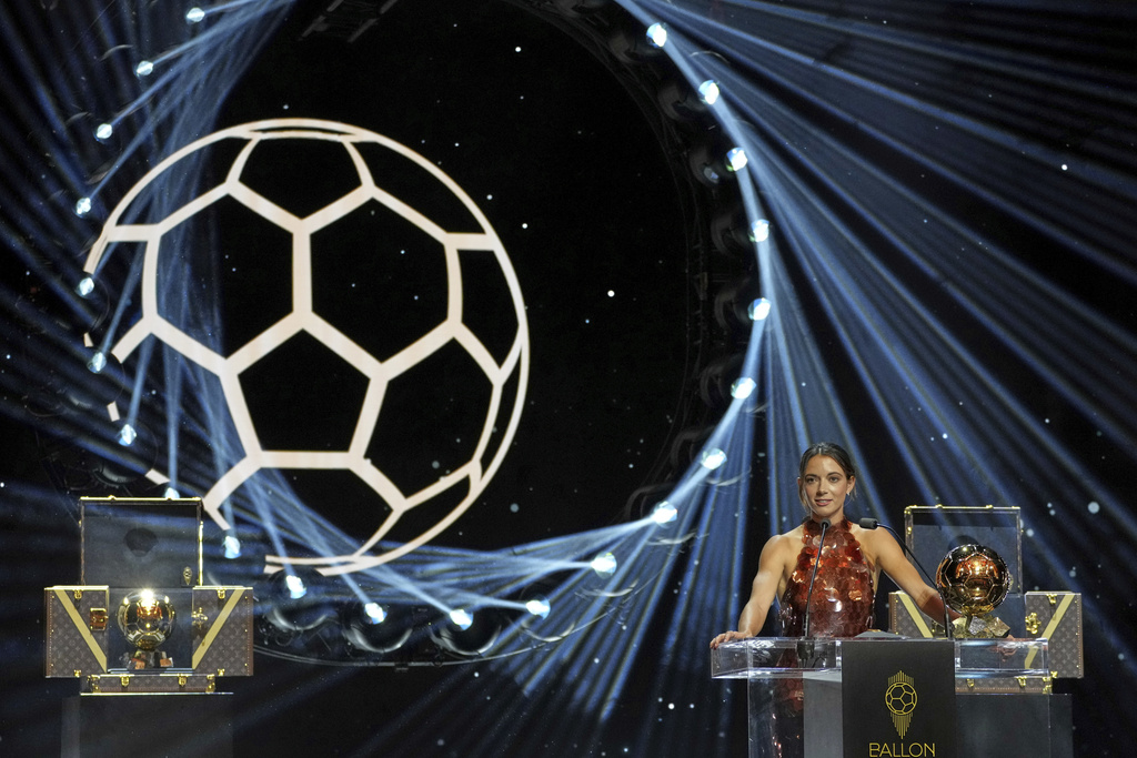 Barcelona's Aitana Bonmatí receives the 2025 Women's Ballon d'Or during the 69th Ballon d'Or awards ceremony at the Theatre du Chatelet in Paris, Monday, Sept. 22, 2025. (AP Photo/Thibault Camus)