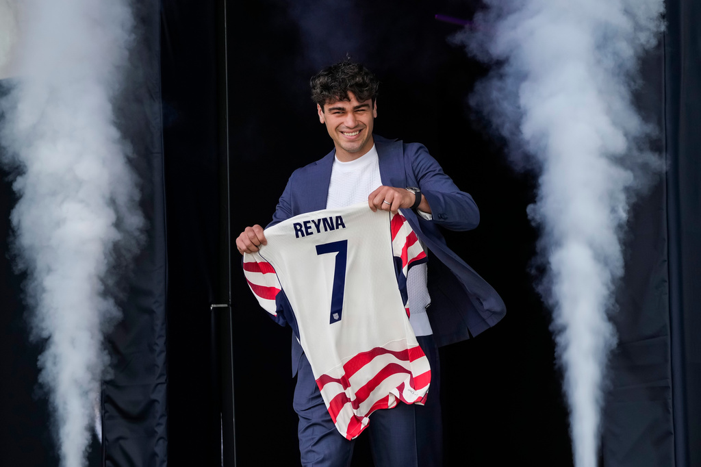 Midfielder Giovanni Reyna of the United States men's national soccer team is presented during the announcement of the team roster on Tuesday, May 26, 2026, in New York City, ahead of the 2026 FIFA World Cup. (AP Photo/Eduardo Munoz Alvarez)