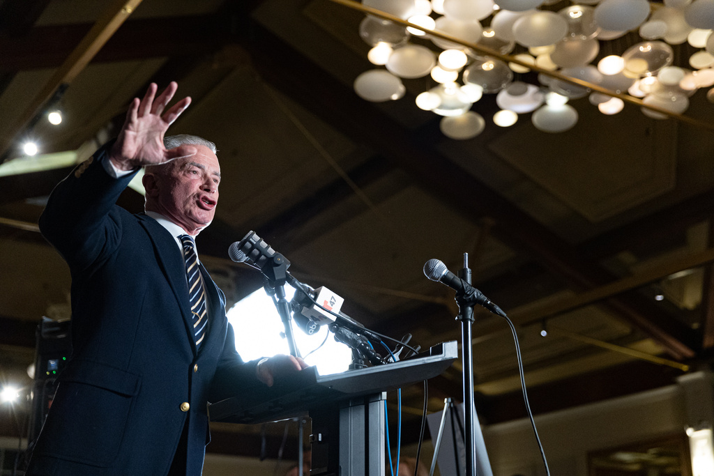 Jersey City mayoral candidate Jim McGreevey speaks to supporters at his election night party, Jersey City, Tuesday, Nov. 4, 2025, in Jersey City, N.J. (AP Photo/Stefan Jeremiah)