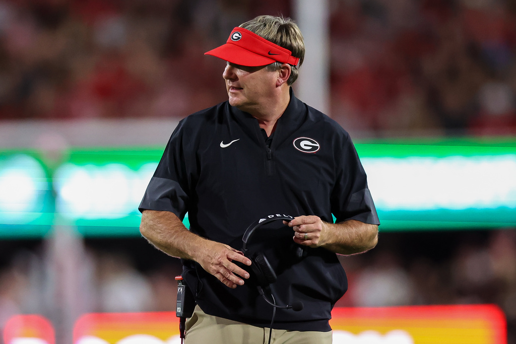 Georgia head coach Kirby Smart reacts during the first half of an NCAA college football game against Alabama, Saturday, Sept. 27, 2025, in Athens, Ga. (AP Photo/Colin Hubbard)