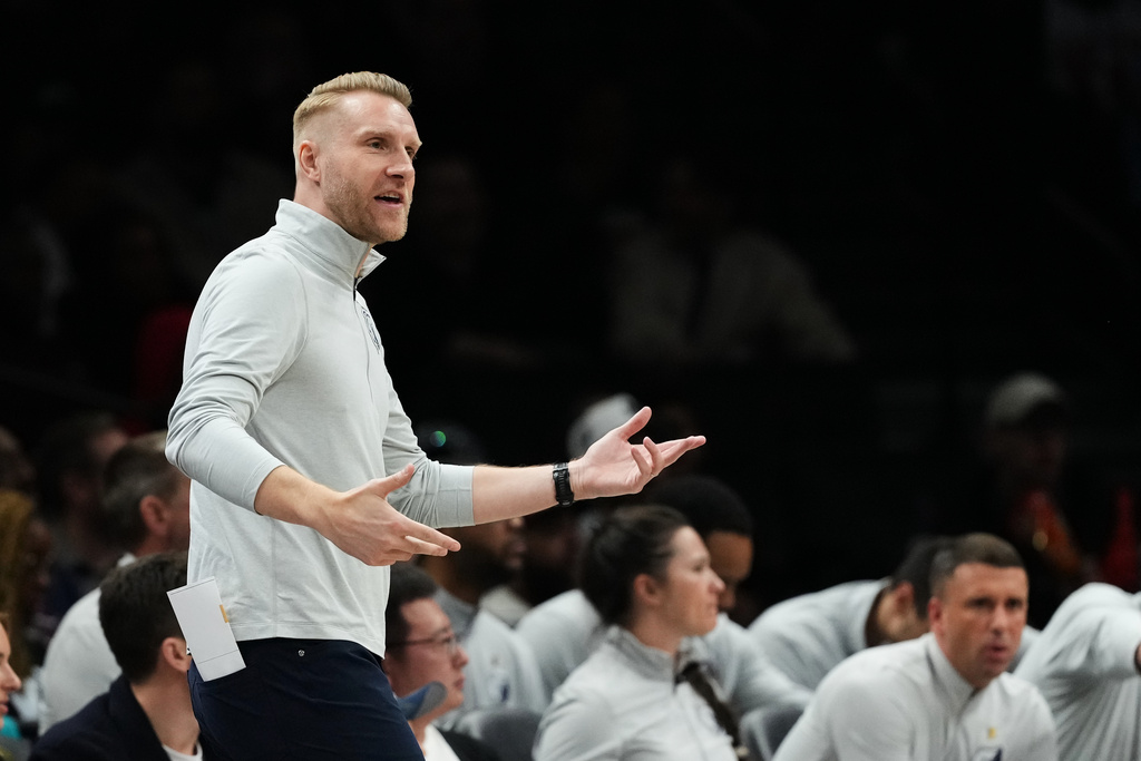 Memphis Grizzlies head coach Tuomas Iisalo reacts during the second half of an NBA basketball game against the Brooklyn Nets Monday, March 9, 2026, in New York. (AP Photo/Frank Franklin II)