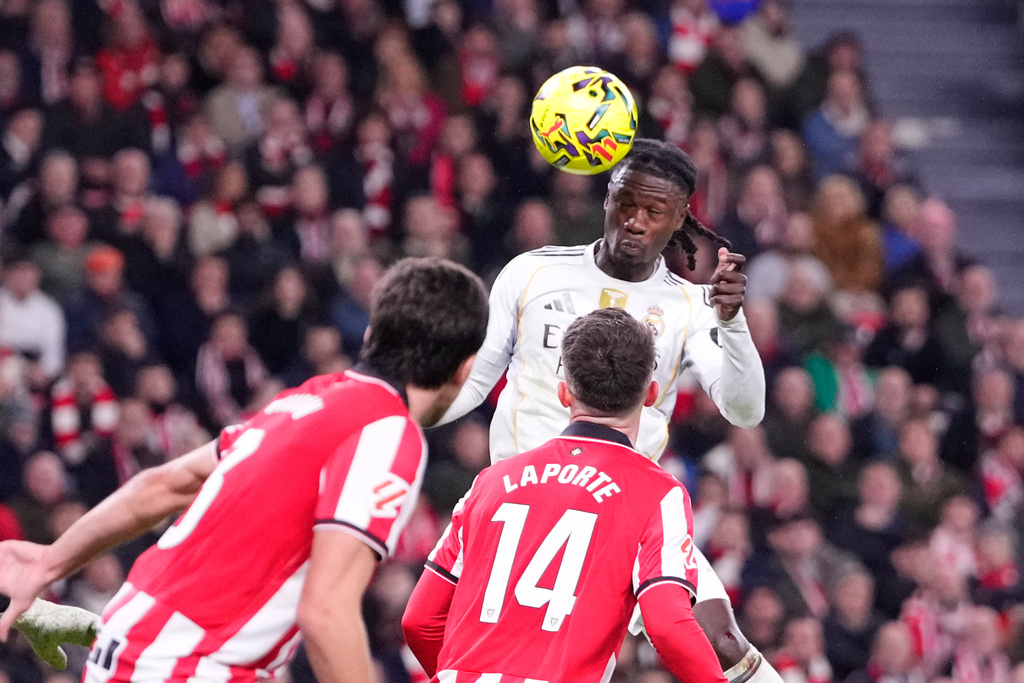 Real Madrid's Eduardo Camavinga scores his side's second goal during the Spanish La Liga soccer match between Athletic Bilbao and Real Madrid in Bilbao, Spain, Wednesday, Dec. 3, 2025. (AP Photo/Jose Breton)