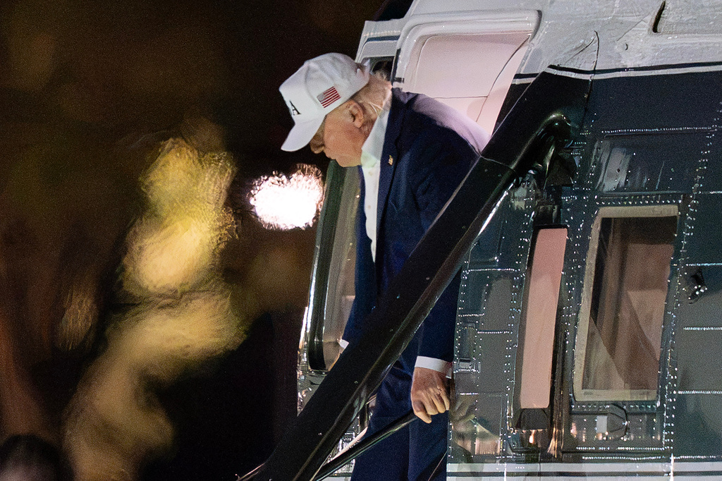 President Donald Trump steps off from Marine One upon his arrival at the Ellipse just outside of the White House, Saturday, Sept. 19, 2026, in Washington. (AP Photo/Jose Luis Magana)