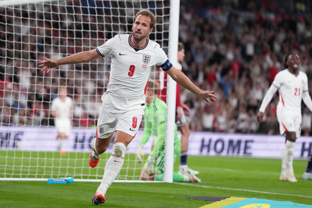 England's Harry Kane celebrates after scoring third goal during the UEFA Nations League soccer match between England and Czechia in London, Tuesday, Oct. 6, 2026. (AP Photo/Kirsty Wigglesworth)