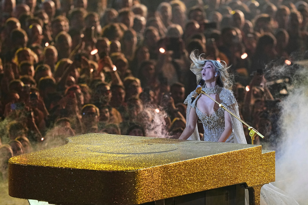 Delta Goodrem from Australia performs the song "Eclipse" during the dress rehearsal for the Grand Final of the 70th Eurovision Song Contest in Vienna, Austria, Friday, May 15, 2026. (AP Photo/Martin Meissner)