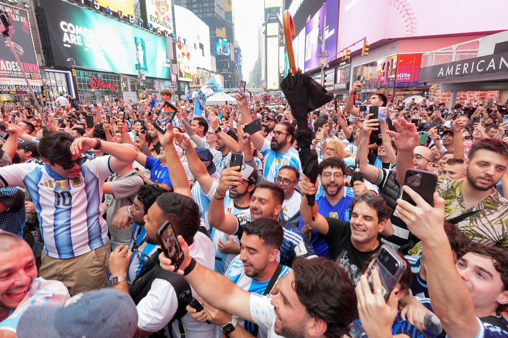Argentina fans gather for a rally on the eve of the World Cup final soccer match in New York's Times Square, Saturday, July 18, 2026 (AP Photo/Frank Franklin II)