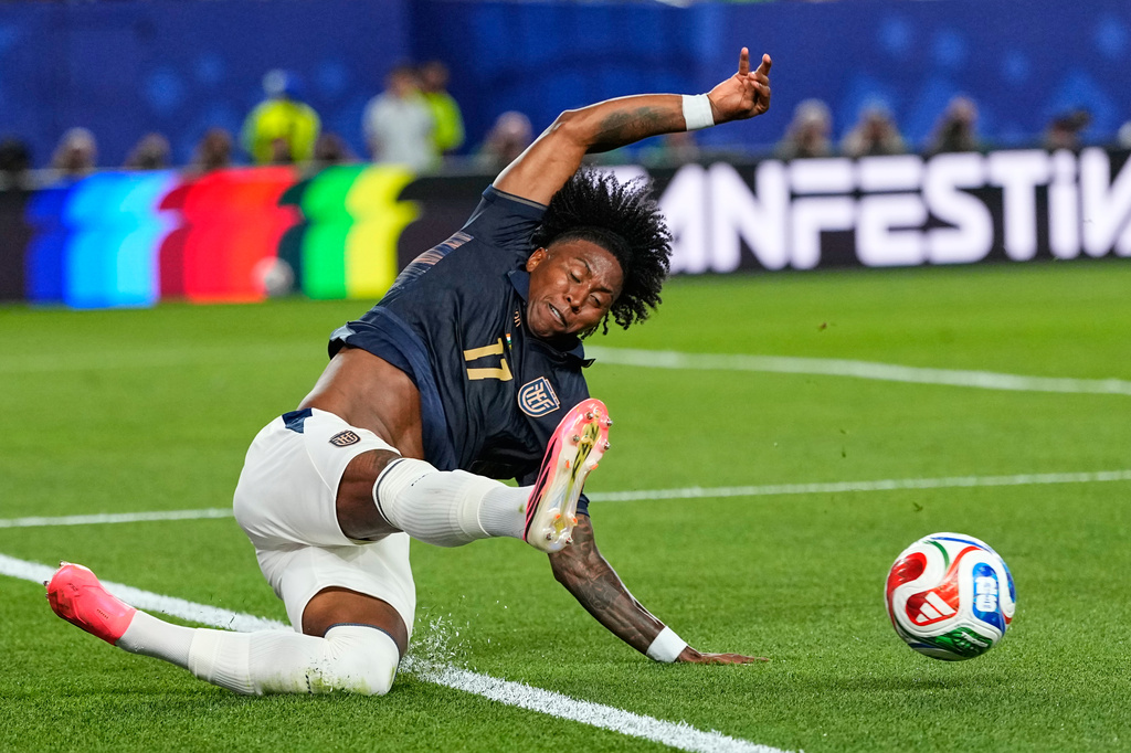 Ecuador's Angelo Preciado (17) clears the ball during the World Cup Group E soccer match between Ivory Coast and Ecuador in Philadelphia, Sunday, June 14, 2026. (AP Photo/Petr David Josek)