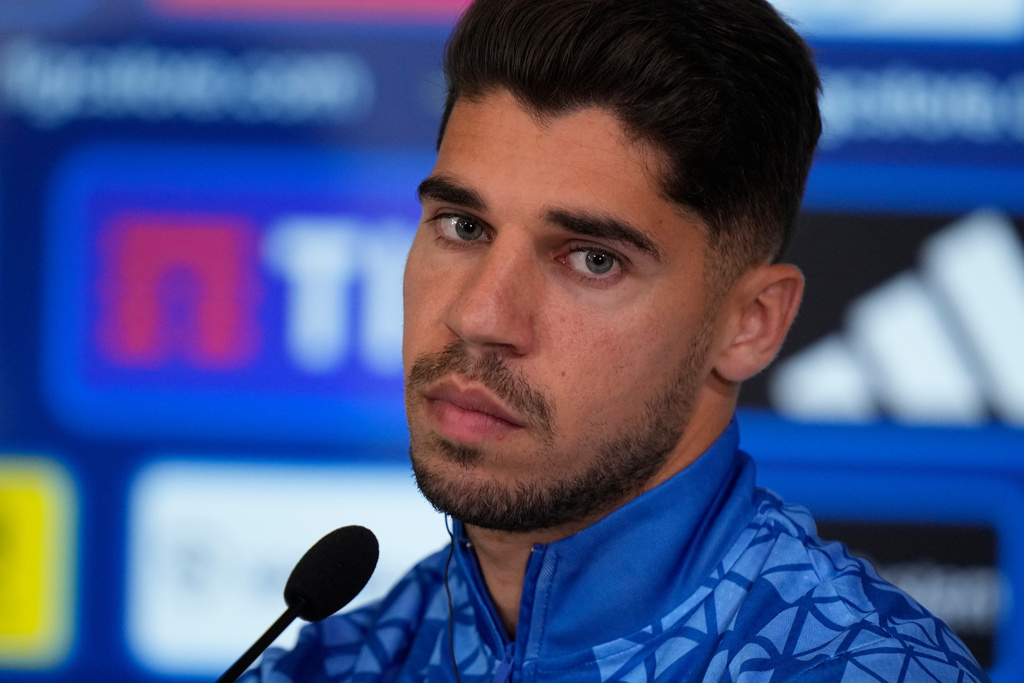 Israel's Manor Solomon attends a news conference ahead of Tuesday's World Cup 2026, Group I qualifying soccer match between Italy and Israel at the Friuli Stadium in Udine, Italy, Monday, Oct.13, 2025. (AP Photo/Luca Bruno)