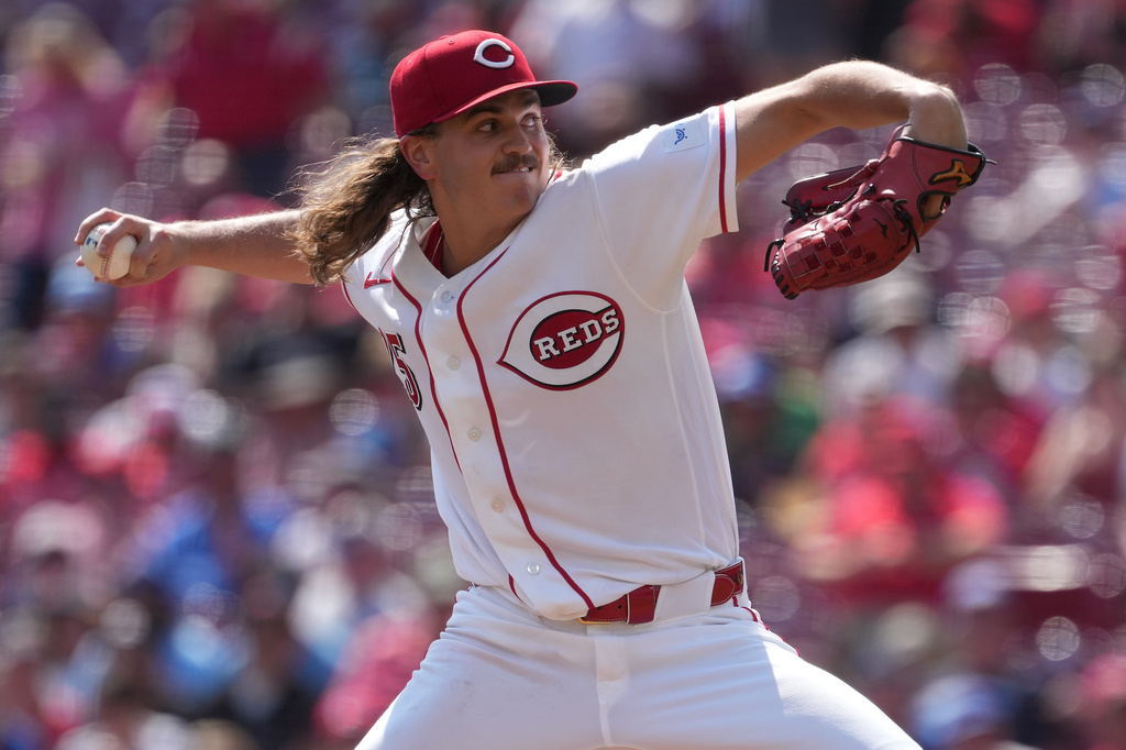 Cincinnati Reds pitcher Rhett Lowder delivers during the first inning of a baseball game against the Chicago Cubs, Sunday, Sept. 20, 2026, in Cincinnati. (AP Photo/Kareem Elgazzar)