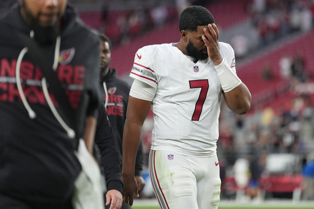 Arizona Cardinals quarterback Jacoby Brissett (7) leaves the field after an NFL football game against the Atlanta Falcons, Sunday, Dec. 21, 2025, in Glendale, Ariz. (AP Photo/Ross D. Franklin)