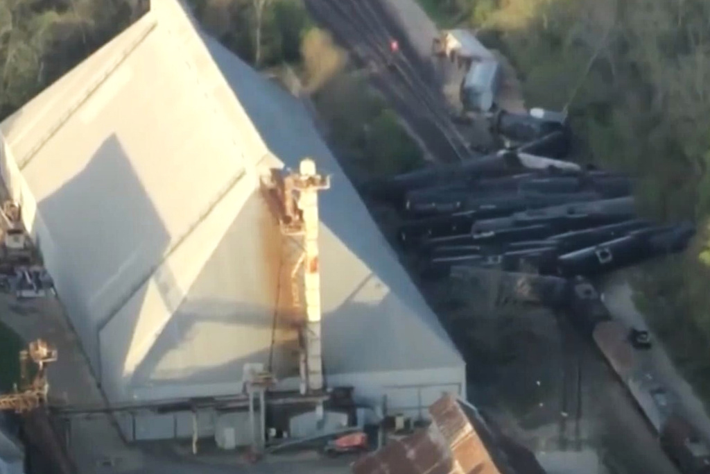 This image made from a video provided by KTRK shows a multiple-car train derailment Wednesday, March 18, 2026, in Richmond, Texas. (KTRK via AP)