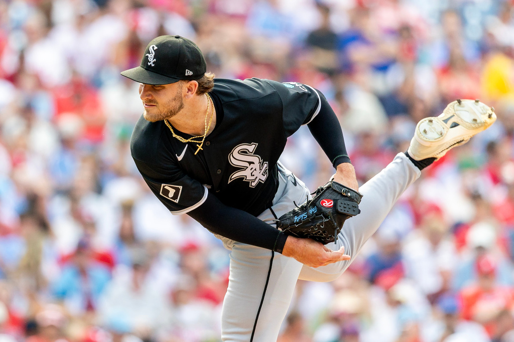 Chicago White Sox pitcher Sean Burke throws during the second inning of a baseball game against the Philadelphia Phillies, Saturday, June 6, 2026, in Philadelphia. (AP Photo/Laurence Kesterson)