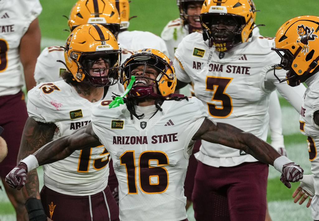 Arizona State Sun Devils wide receiver Jaren Hamilton (16) 100-yard kickoff return TD, during the NCAA college football game between Arizona State Sun Devils and Kansas Jayhawks in London, Saturday, Sept. 19, 2026. (AP Photo/Dave Shopland)