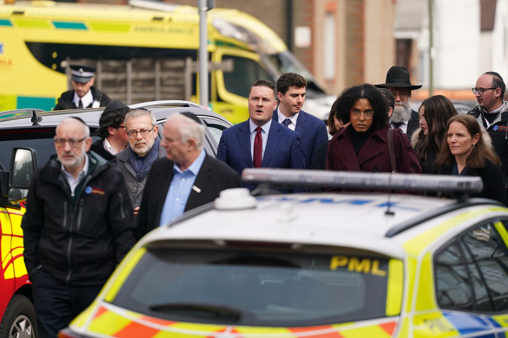 Britain's Secretary of State for Health and Social Care Wes Streeting, at Golders Green in London, Monday, March 23, 2026 after an apparent arson attack on four vehicles belonging to a Jewish ambulance service, Hatzola Northwest, in London.(AP Photo/Alberto Pezzali)