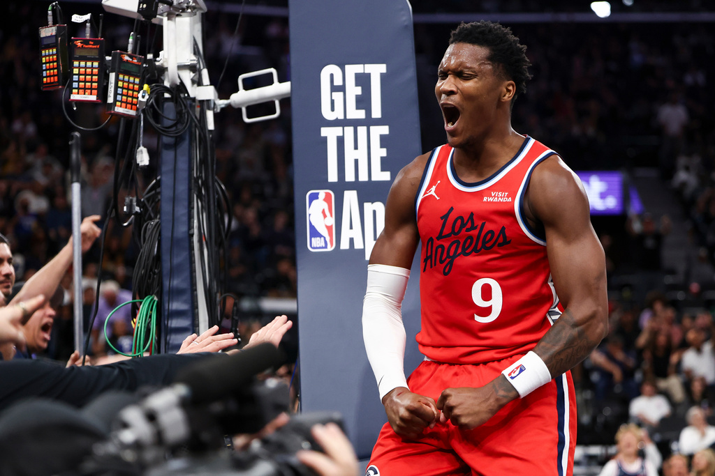 Los Angeles Clippers guard Bennedict Mathurin (9) reacts towards the crowd after scoring a basket and drawing a foul during the second half of an NBA basketball game against the Sacramento Kings, Saturday, March 14, 2026, in Inglewood, Calif. (AP Photo/Jessie Alcheh)