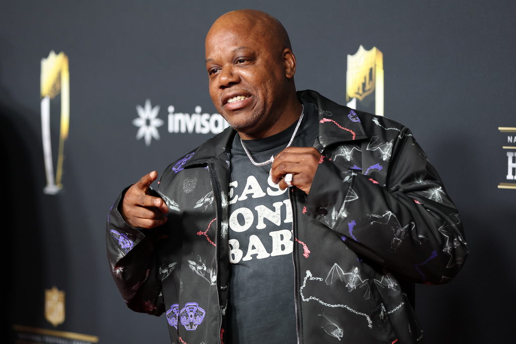 Rapper and producer Too $hort gestures during NFL Honors' red carpet at Palace of Fine Arts, Thursday, Feb. 5, 2026, in San Francisco. (Scott Strazzante/San Francisco Chronicle via AP)