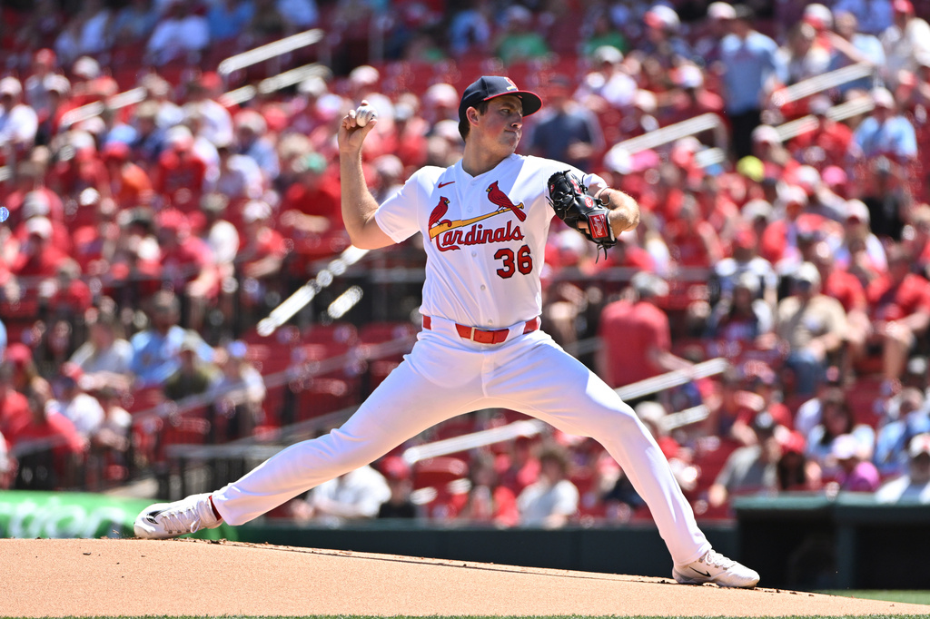 St. Louis Cardinals pitcher Michael McGreevy delivers against the Seattle Mariners during the first inning of a baseball game, Sunday, April 26, 2026, in St. Louis. (AP Photo/Jeff Le)