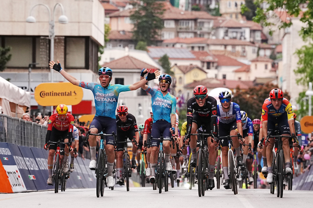 Uruguay's Guillermo Thomas Silva Coussan wins the second stage of the Giro d'Italia cycling race, from Burgas to Veliko Tarnovo, Bulgaria, Saturday, May 9, 2026. (Gian Mattia d'Alberto/LaPresse via AP)