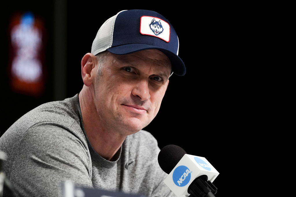 UConn head coach Dan Hurley speaks during a news conference ahead of a national championship NCAA college basketball tournament game against Michigan at the Final Four, Sunday, April 5, 2026, in Indianapolis. (AP Photo/Jeff Roberson)
