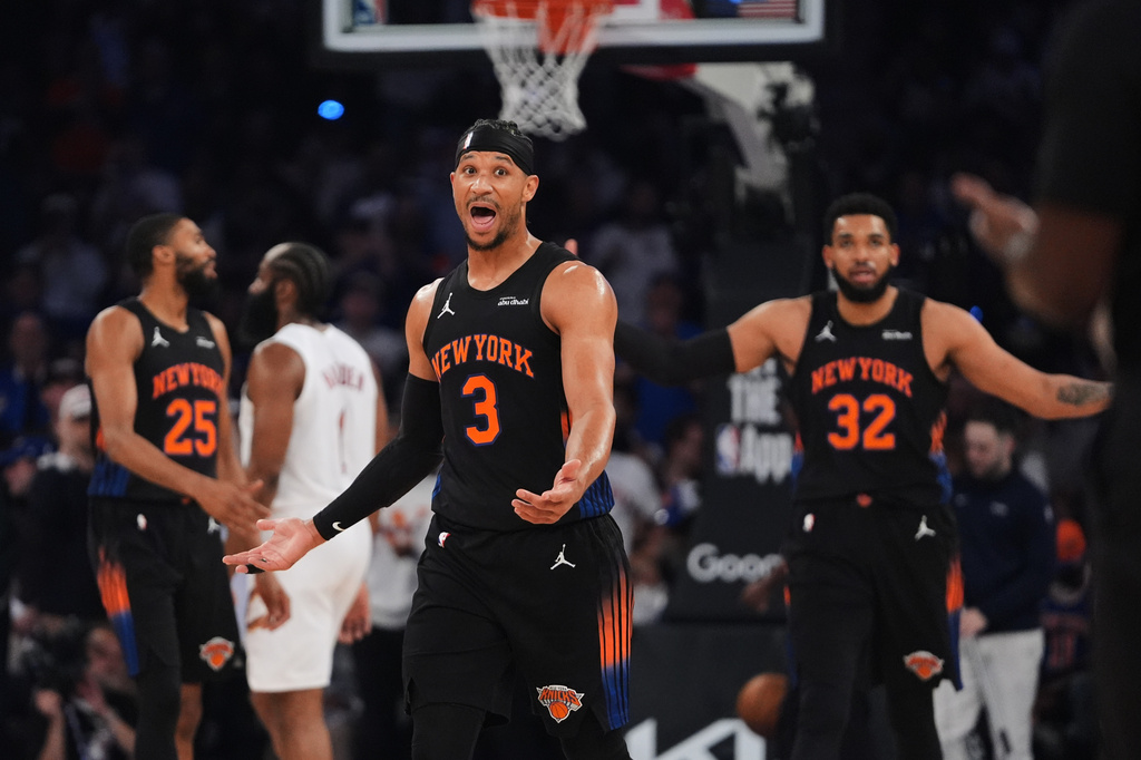 New York Knicks' Josh Hart (3) argues for a call with an official during the first half of Game 2 in the Eastern Conference finals NBA basketball playoffs series against the Cleveland Cavaliers, Thursday, May 21, 2026, in New York. (AP Photo/Frank Franklin II)