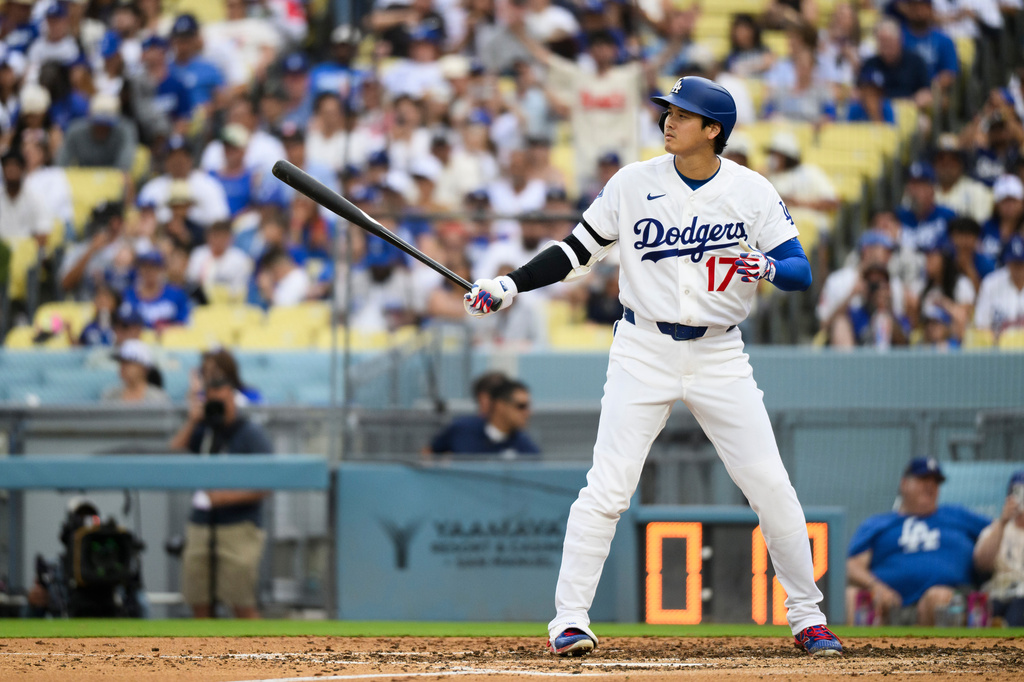 Los Angeles Dodgers' Shohei Ohtani prepares to bat during the fifth inning of a baseball game against the Arizona Diamondbacks in Los Angeles, Sunday, July 12, 2026. (AP Photo/Kyusung Gong)