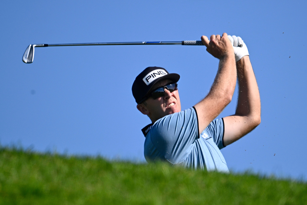 CORRECTS TO SEAMUS POWER, NOT GARY WOODLAND - Seamus Power, of Ireland, tees off on the 15th hole while playing the North Course at Torrey Pines during the second round of the Farmers Insurance Open golf tournament Friday, Jan. 30, 2026, in San Diego. (AP Photo/Denis Poroy)