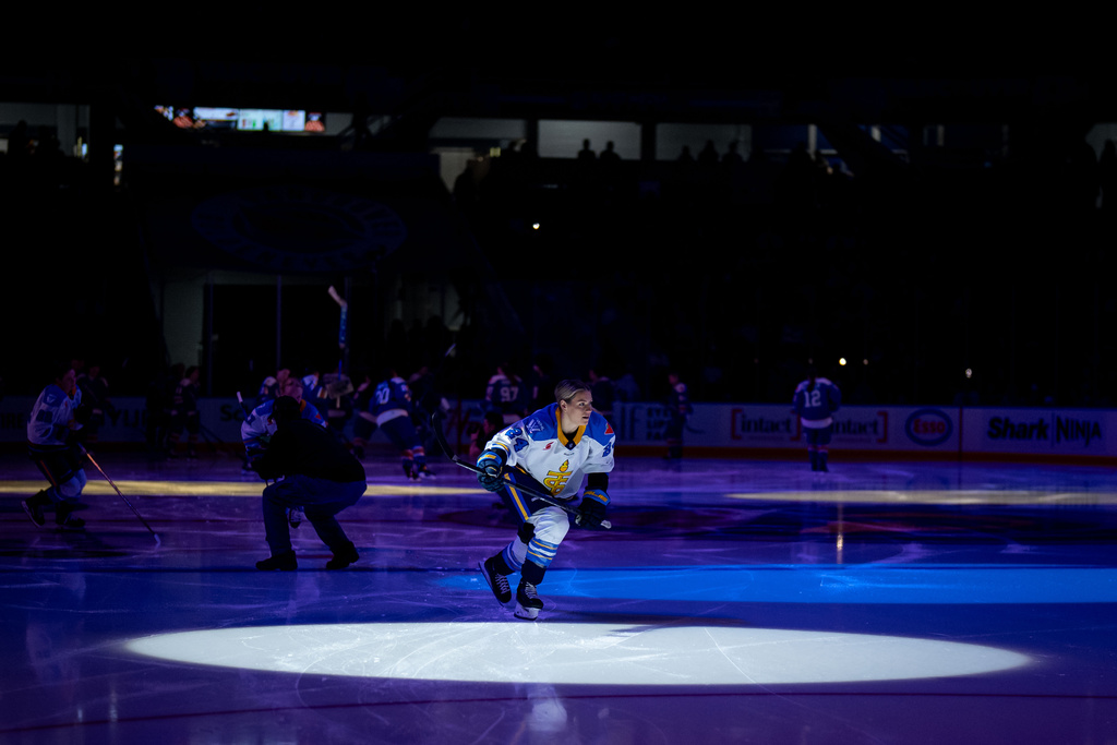 Toronto Sceptres' Natalie Spooner, center, enters the ice before a PWHL hockey game against the Vancouver Goldeneyes in Vancouver, British Columbia, Thursday, Jan. 22, 2026. (Ethan Cairns/The Canadian Press via AP)