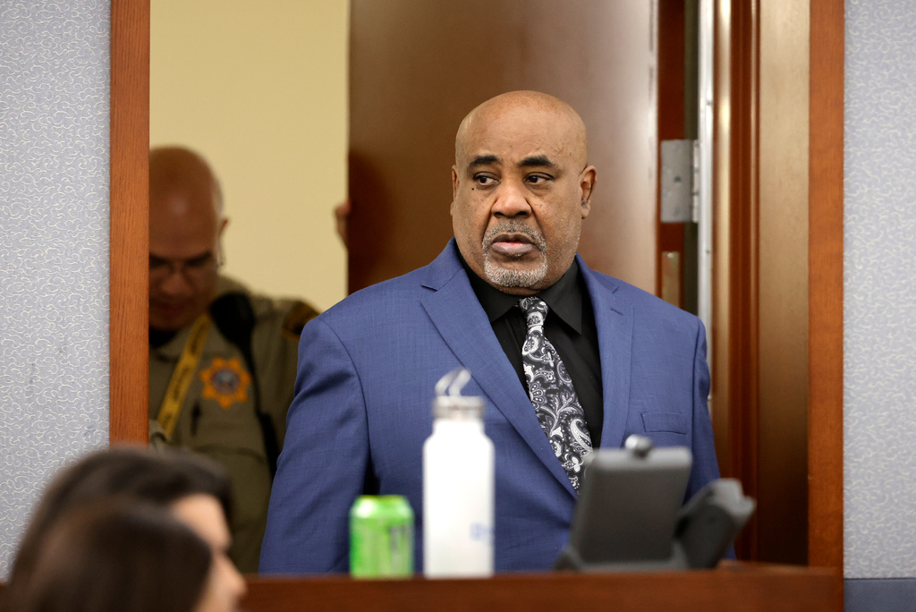 Duane Davis enters the courtoom during his trial, related to the 1996 killing of rapper Tupac Shakur, in Clark County District Court at the Regional Justice Center in Las Vegas on Thursday, Aug. 27, 2026. (Steve Marcus/Las Vegas Sun via AP, Pool)