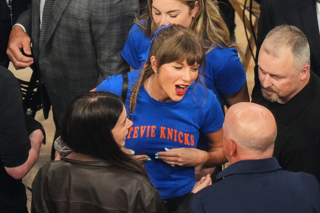 Taylor Swift arrives prior to Game 4 of the NBA Finals basketball series between the San Antonio Spurs and New York Knicks, Wednesday, June 10, 2026, in New York. (AP Photo/Frank Franklin II)