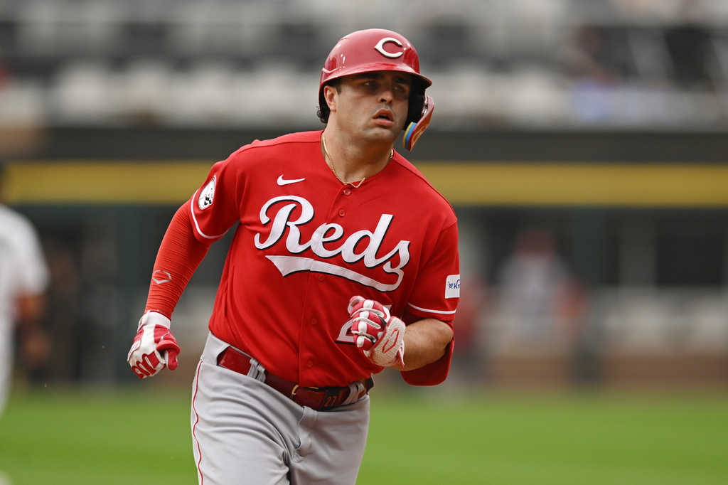 Cincinnati Reds' Sal Stewart rounds the bases after hitting a solo home run during the first inning of a baseball game against the Chicago White Sox in Chicago, Thursday, Aug. 13, 2026. (AP Photo/Paul Beaty)