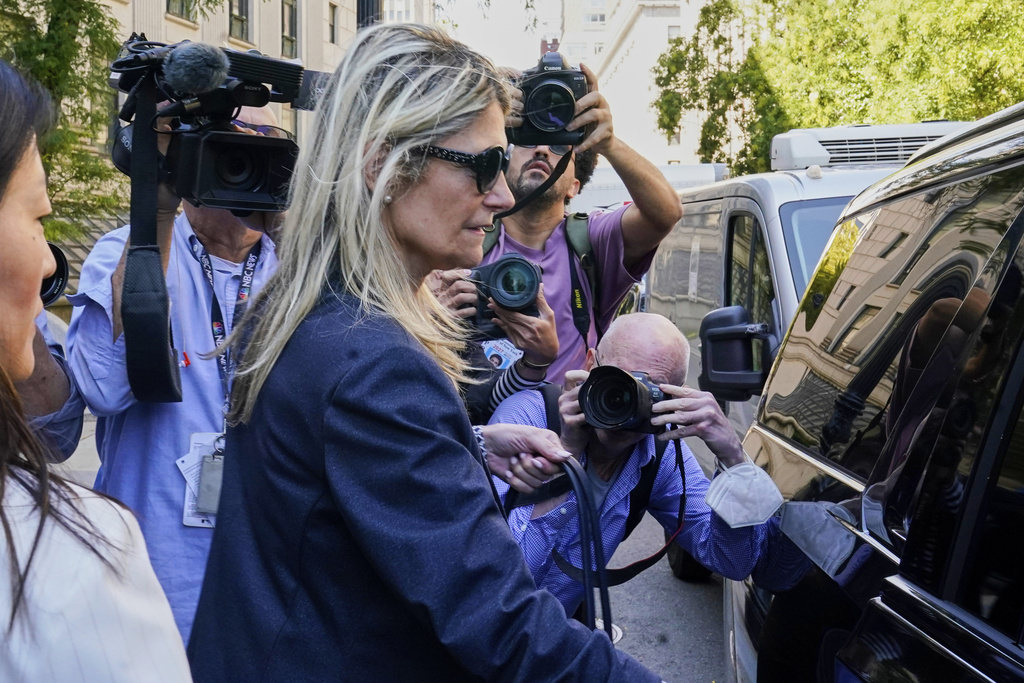 Nadine Menendez, wife of former U.S. Sen. Bob Menendez, leaves a Manhattan federal court in New York, Thursday, Sept. 11, 2025. (AP Photo/Richard Drew)
