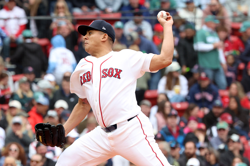 Boston Red Sox pitcher Ranger Suarez throws during the fourth inning of a baseball game against the Houston Astros, Sunday, May 3, 2026, in Boston. (AP Photo/Mark Stockwell)