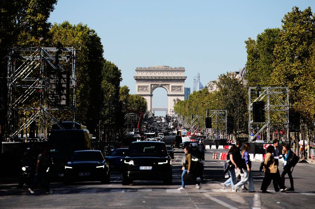 The Champs Elysees prepares for the mass that Pope Leo XIV will celebrate during his visit in Paris, Wednesday, Sept. 23, 2026. (AP Photo/Teresa Suarez)